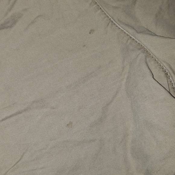 GAP khaki cuffed shorts - Picture 3 of 4